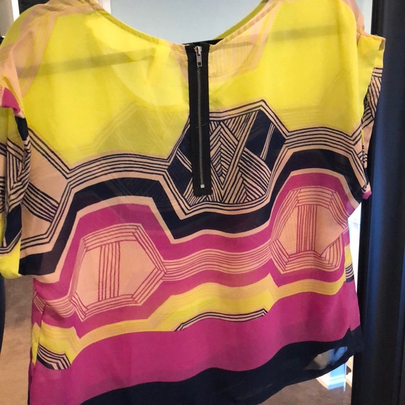 Top - Picture 2 of 2